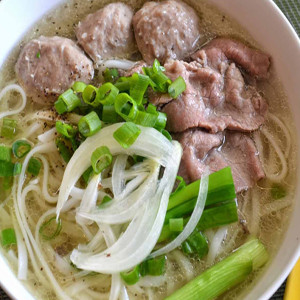 P4. Steak & Brisket Pho - Phở T&aacute;i Nam