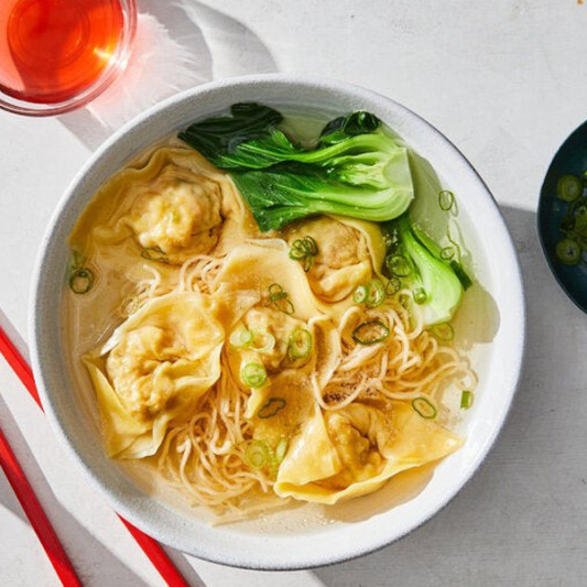 M1. Wonton Noodle Soup - M&igrave; Ho&agrave;nh Th&aacute;nh