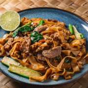 E1. Beef Pad See Ew / Pad see ew au b&oelig;uf