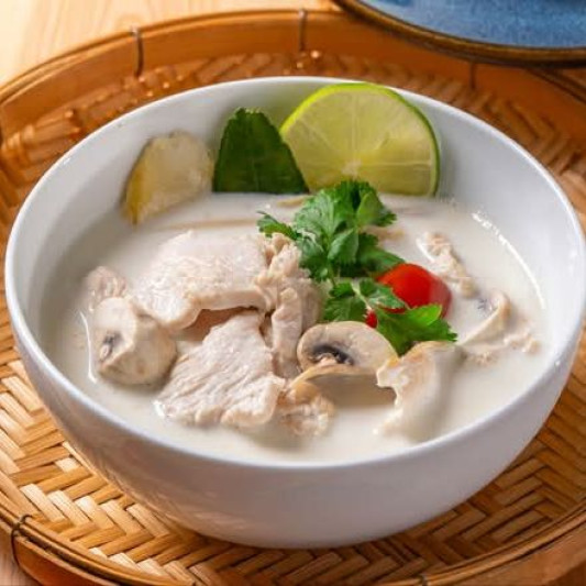 C2 Chicken Tom Kha (with Rice) / Tom kha au poulet (avec riz)