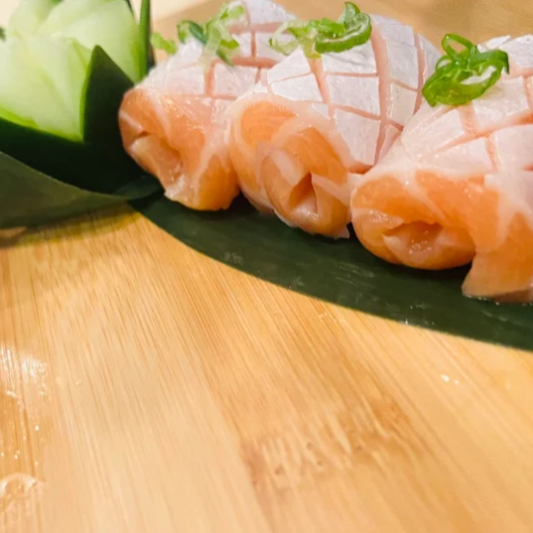 G4. Salmon Belly Sashimi (3 pcs)