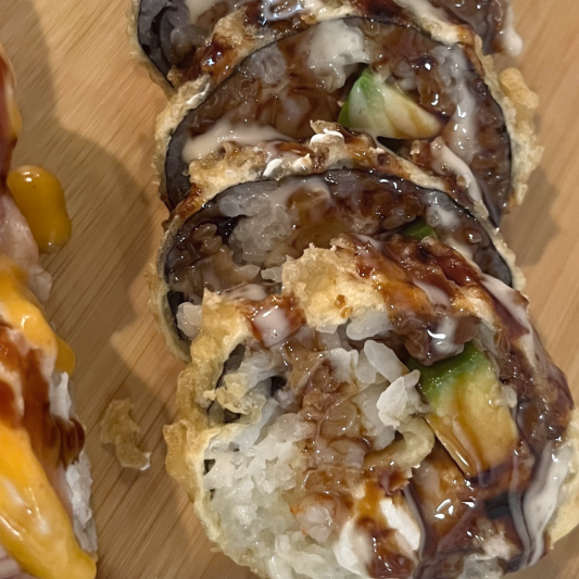 F16. Kissme Mucho Roll