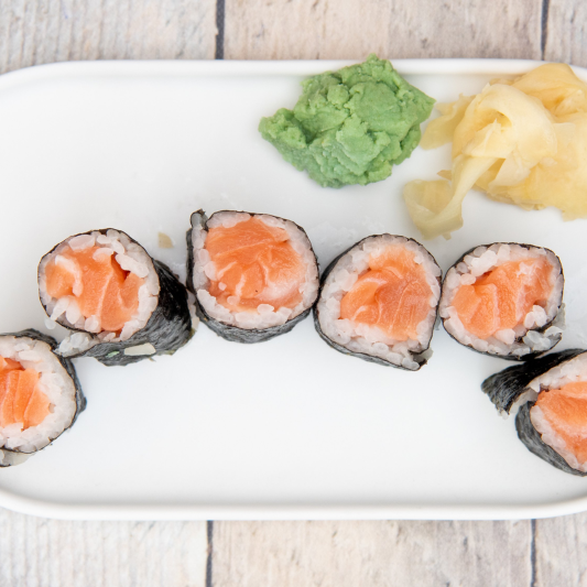 E10. Salmon Maki