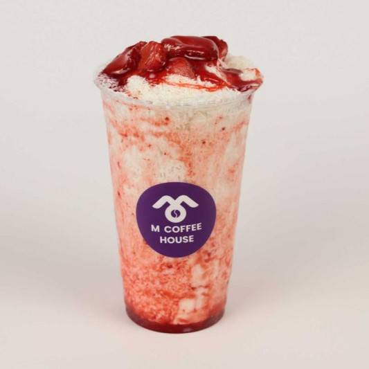Strawberry Bingsu (24 oz )