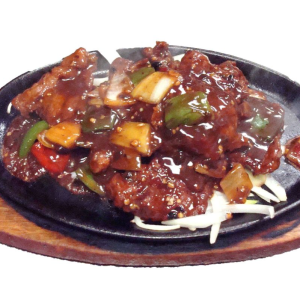 200. Mignon Steak with Black Bean Sauce 鐵板豉椒牛柳