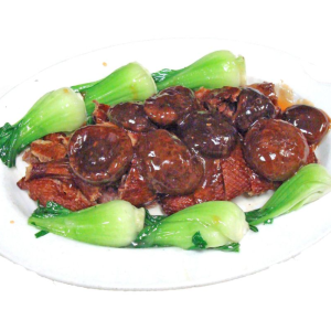 130. Braised Duck with Chinese Mushroom & Vegetables 時菜北菇扒鴨