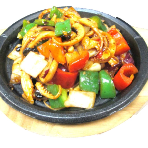 216. Squid Tail with Black Bean Sauce 鐵板豉椒魷魚鬚