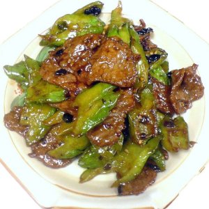 192. Beef & Bitter Melon with Black Bean Sauce 涼瓜牛肉