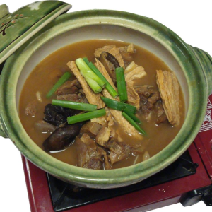 260. Special Lamb Brisket in Hot Pot 枝竹羊腩煲