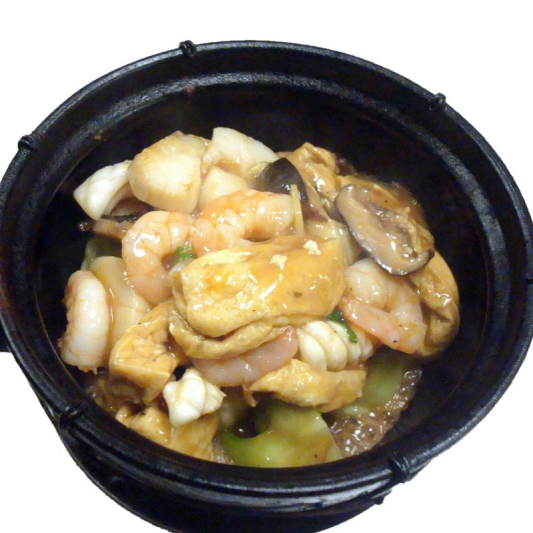 258. Mixed Seafood & Bean Curd with Bean Sauce in Hot Pot 海鮮豆腐煲