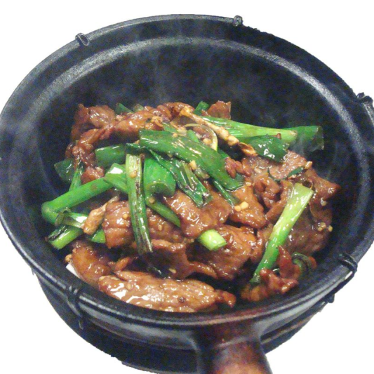 254. Green Onion & Mushroom with Beef in Hot Pot 薑蔥磨菇牛肉煲