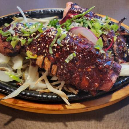 E1. Culpan Tong Ojinguh Gui 철판통오징어구이