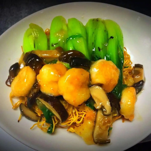 Hong Kong Style Seafood Crispy Chow Mein