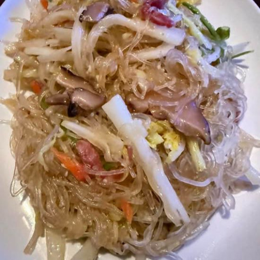 Chinese Sausages with Vegetables and Rice Vermicelli 腊肠蔬菜米粉