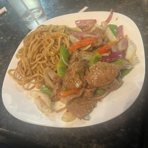 Garlic Noodles with Lemongrass Beef