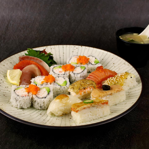Yua Sushi Set