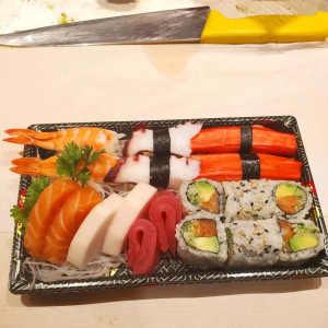 Sushi & Sashimi Combos
