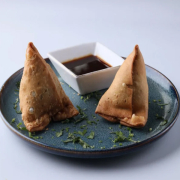 Samosa with Chutney