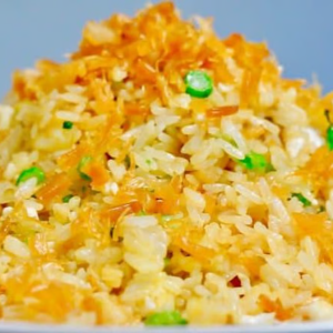 84. Dried Scallop with Tobiko Fried Rice 鱼子瑶柱蛋白炒饭