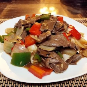96B. Beef Ho Fun in Black Bean Sauce 豉汁牛河