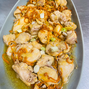 Steamed Chicken with Cordyceps Flowers (with Bone) 从草花蒸鸡 
