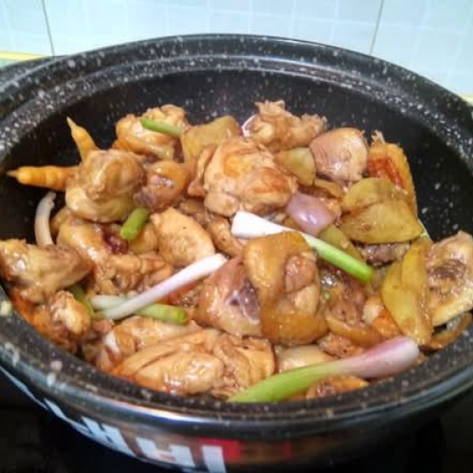 42. Chicken with Ginger & Onion Hot Pot 姜葱鸡片煲