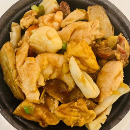 29. Assorted Meat Tofu Hot Pot 八珍豆腐煲