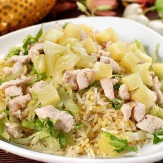 81. Pineapple Chicken Fried Rice 菠萝鸡粒炒饭