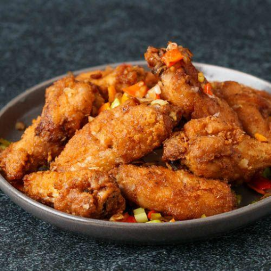 9. Salt & Pepper Chicken Wings 椒盐鸡翼