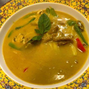 62. Thai Style Curry Beef 