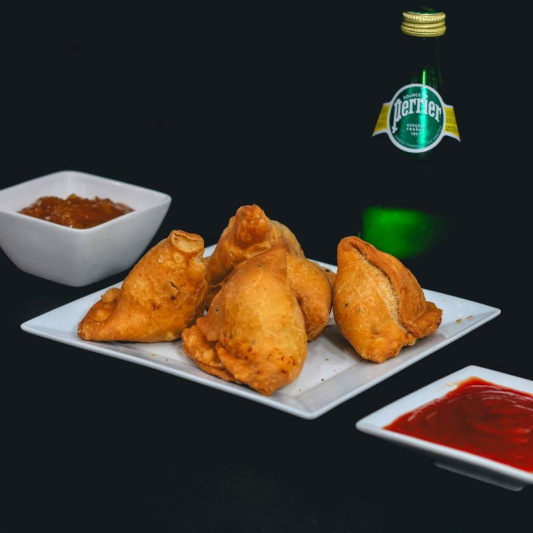 Vegetable Shingara (2 pcs)