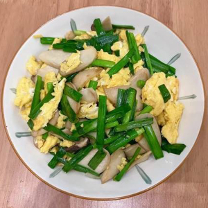 Fried Oyster Mushroom and Eggs / 杏鲍菇炒鸡蛋