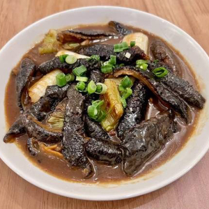 Braised Sea Cucumber / 葱烧海参