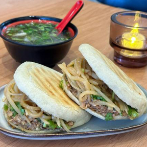 Chinese Pork Burger / ⾁夹馍