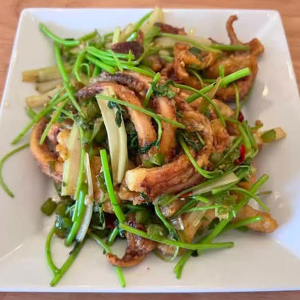 Fried Squid with Hot Pepper / 干煸鱿鱼