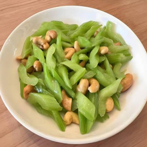 Stir-Fried Celery with Cashew / 腰果西芹