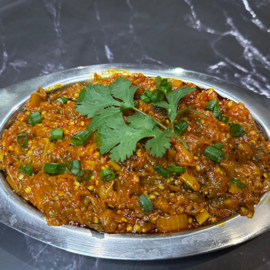 Chef's Special Bengan Bhartha (Kathiyawadi Style)