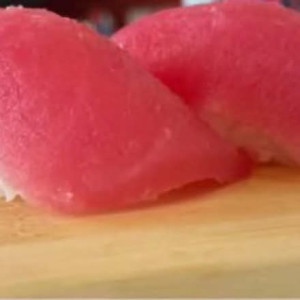 Red Tuna Nigiri (2 pcs)