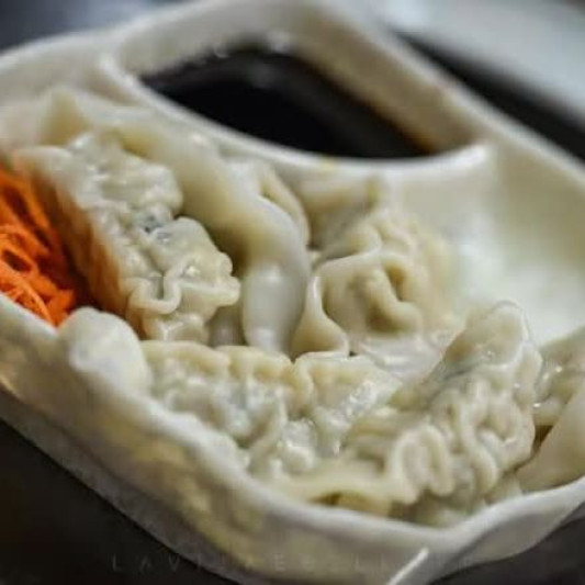 Dumplings (6 pcs)