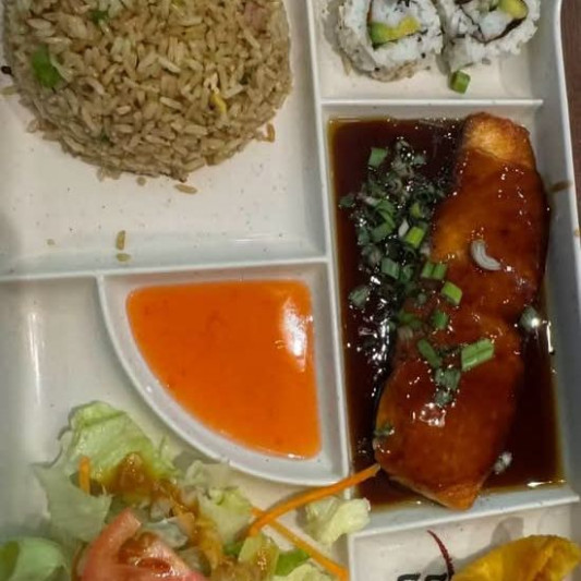 Bento Box Salm&oacute;n Teriyaki