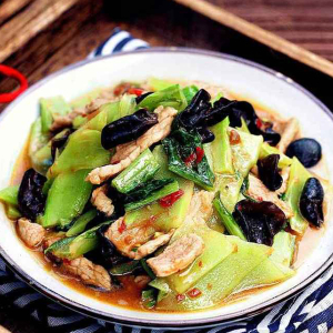 Stir-Fried Pork with Lettuce & Fungus