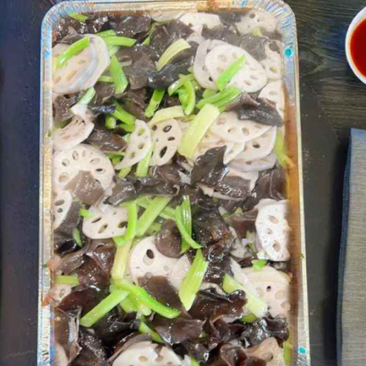Stir-Fried Black Fungus & Lotus Root Slices Party Tray (5 Servings)