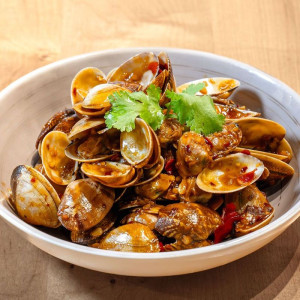 Clams with Chilli Pepper 辣炒蚬子