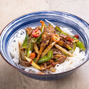 Spicy Pork Intestines in Rice Noodles with Soup 香辣肥肠汤粉
