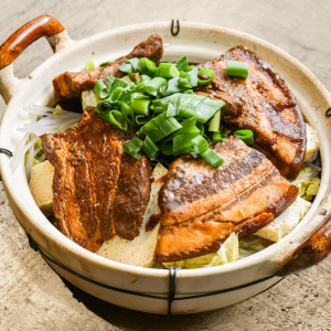 Breast Pork with Vermicelli Casserole / 红烧肉炖粉条砂锅