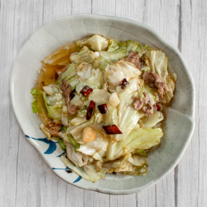 Smoky Spicy Garlic Cabbage / 手撕包菜