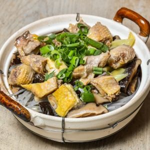 Chicken and Mushroom Casserole / 小鸡炖蘑菇砂锅