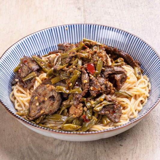 Spicy Beef in Rice Noodles with Homemade Sauce 麻辣牛肉拌粉