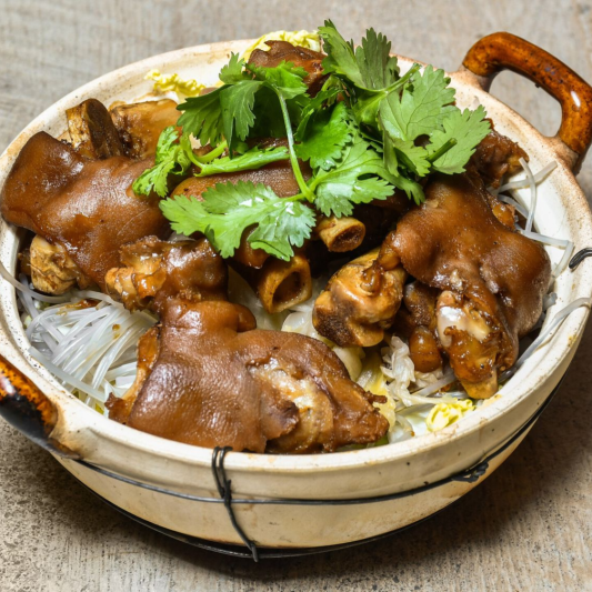 Pickled Cabbage Pork Trotters / 酸菜猪手砂锅