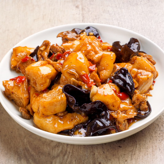 C16. Fried Tofu in Spicy Sauce / 红烧油豆腐 